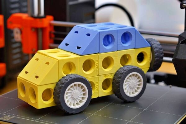 Auíčko z kostek s magnety MA-KO