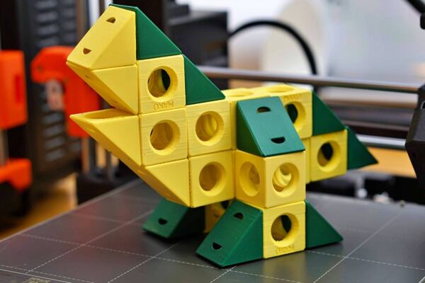 Dinosaurus z magnetických kostek MA-KO