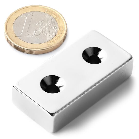 Neodymový magnet kvádr 40 × 20 × 10 mm, 2 otvory M4, síla 20 kg